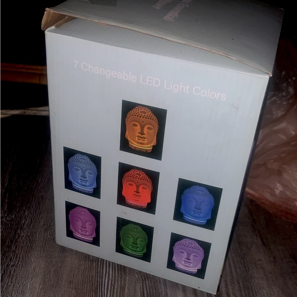 White Buddha Head Aroma Diffuser - Picture 2 of 2